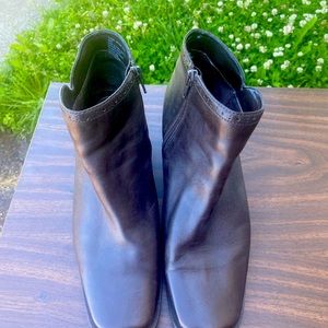 Croft&Barrow ankle boots